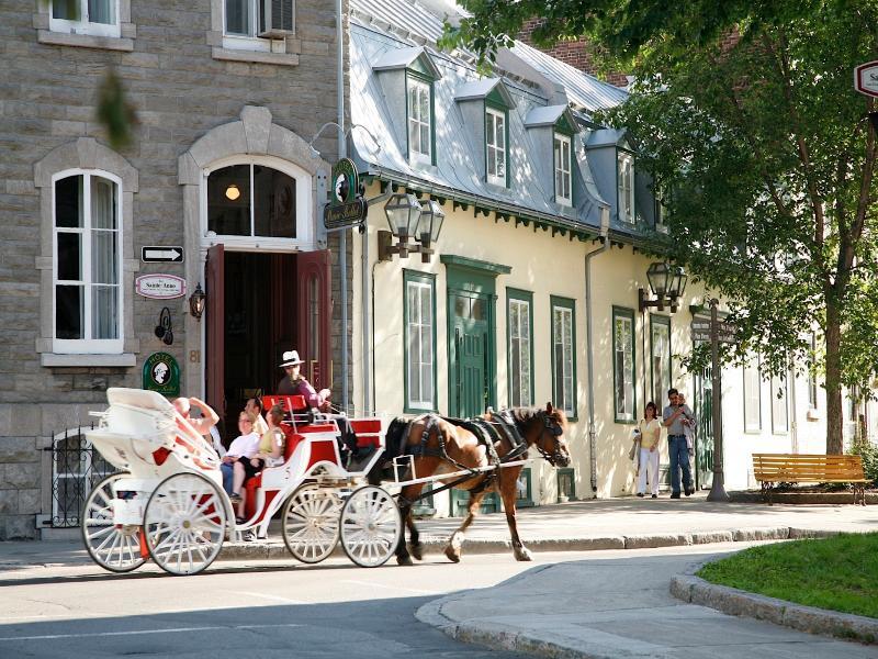 Hotel Ambassadeur Et Suites Québec Esterno foto